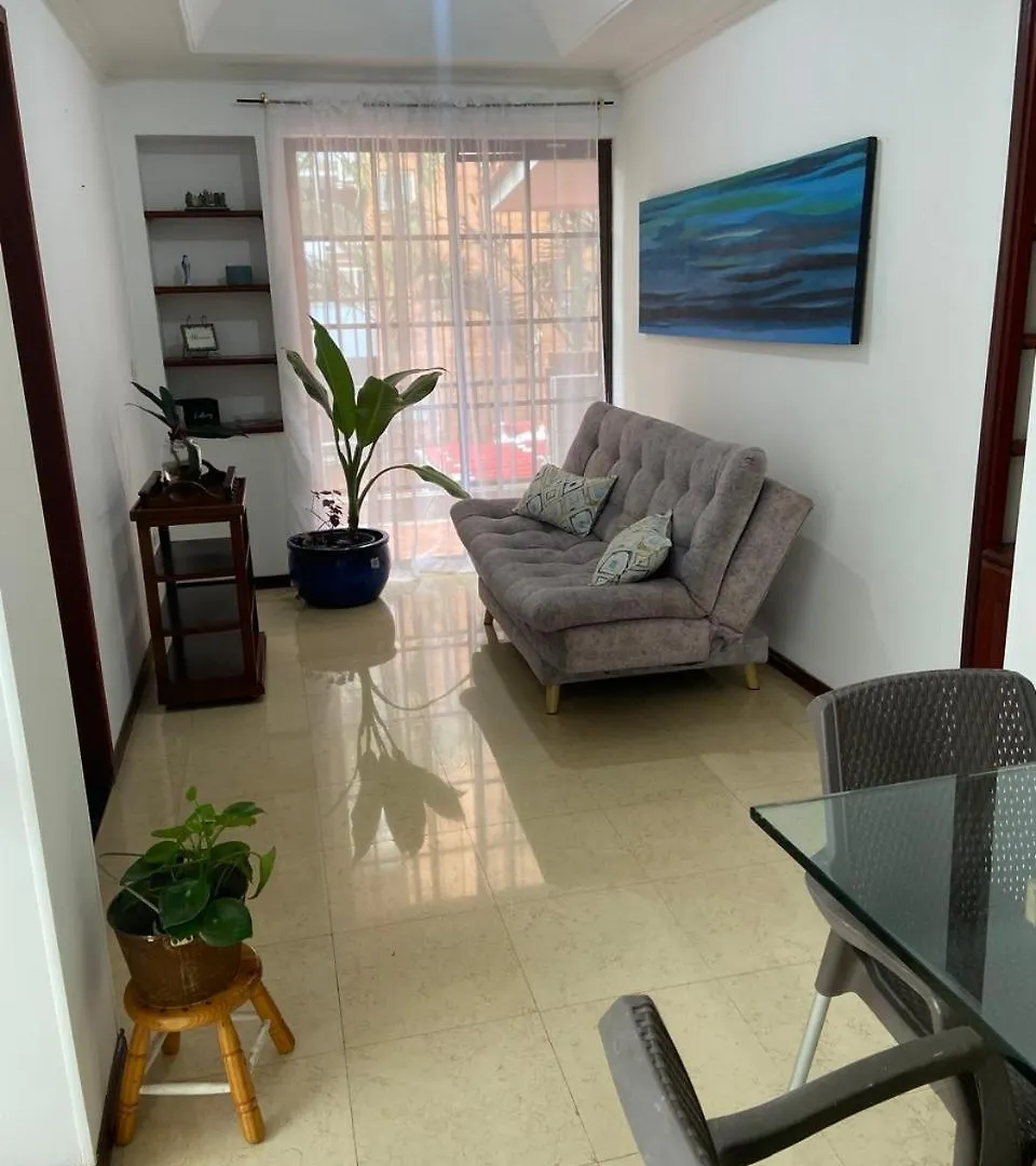 Bed & Breakfast Apartamento Ciudad Jardin Cali